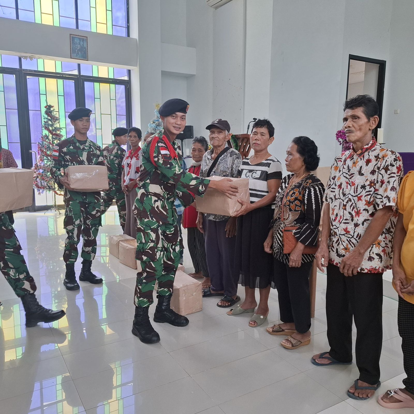 Satgas Pamtas Yonkav 12/BC Memeriahkan Suasana Natal Bersama Warga Perbatasan RI-Mly