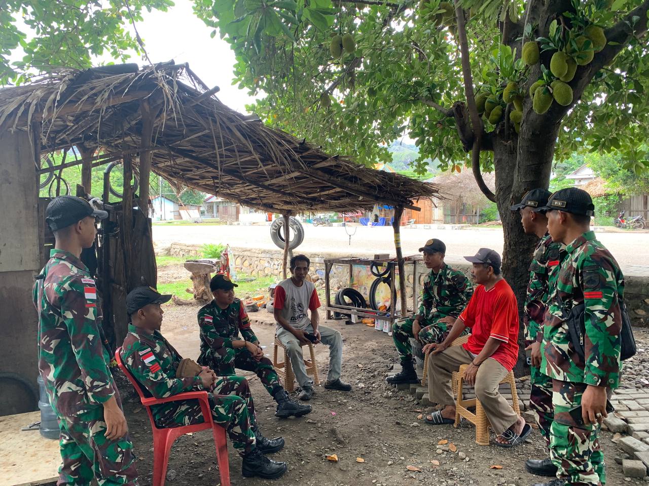 Satgas Pamtas Yonarmed 11 Kostrad Tanamkan Wawasan Kebangsaan di Perbatasan