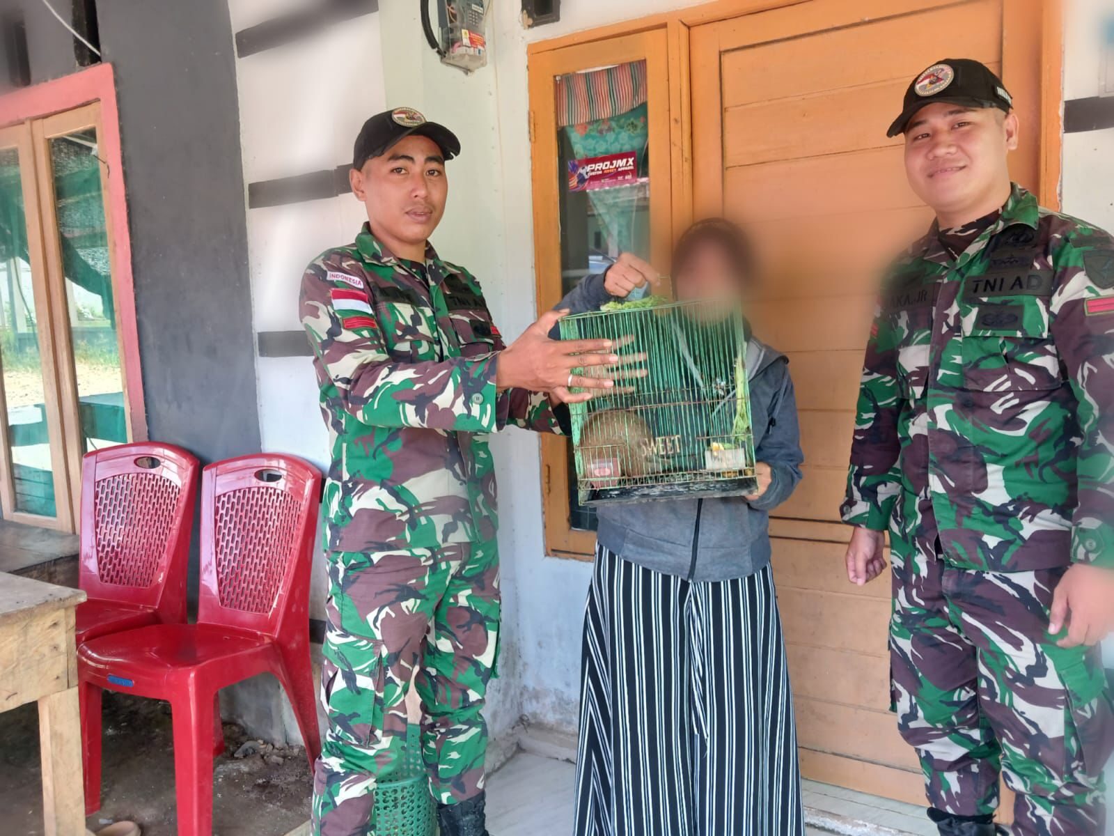 Satgas Pamtas Yonkav 12/BC Kembali Mengamankan Hewan Dilindungi