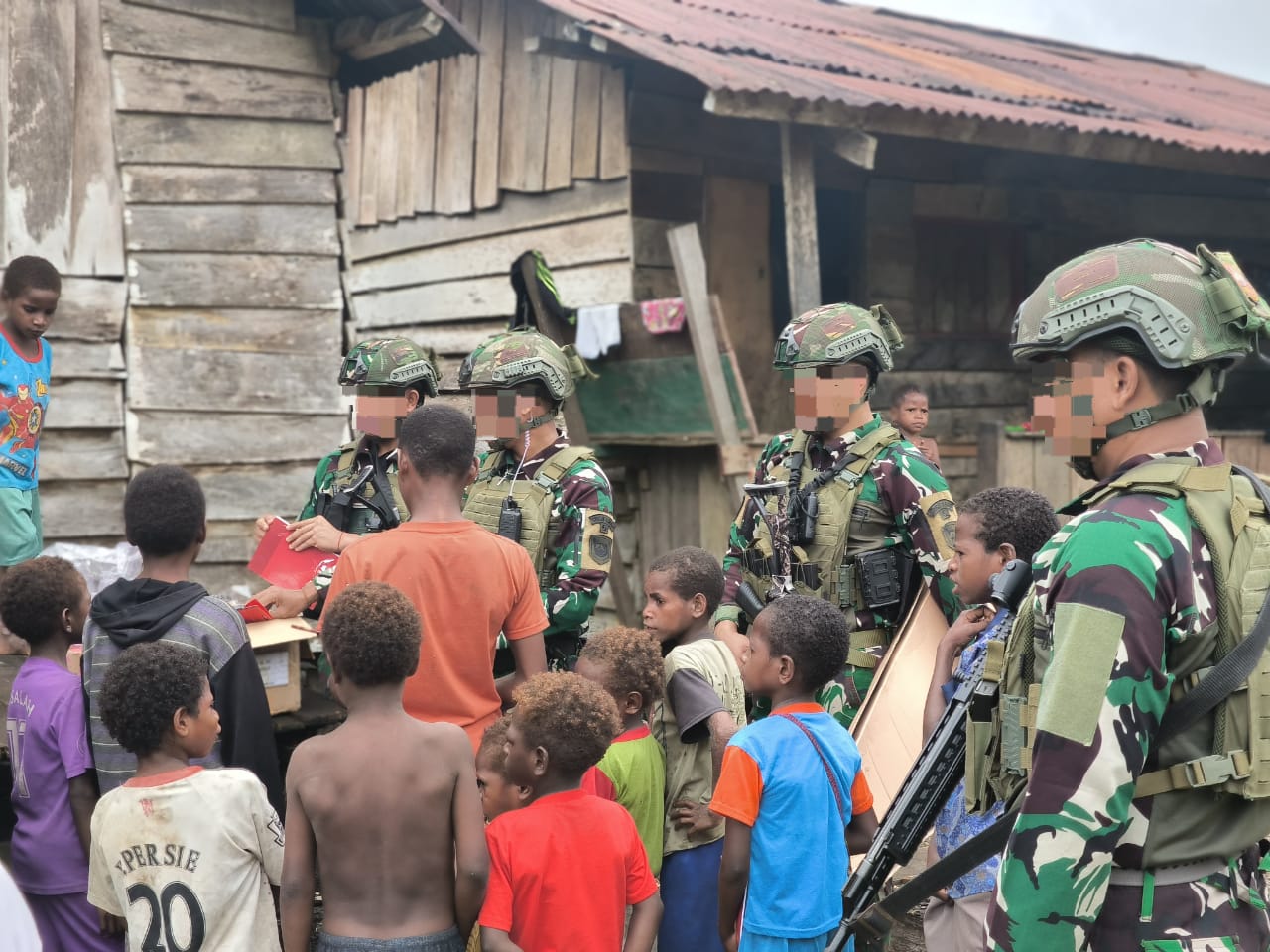 Komsos Marinir Habema Disambut Gembira Anak-Anak Kuari