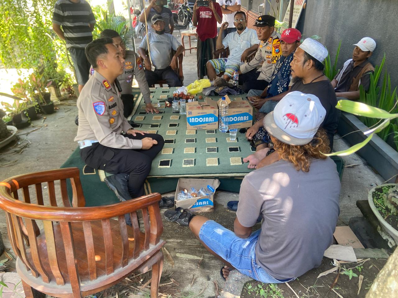 Polres Jember Mediasi Warga yang Blokade Jalan Raya Puger, Arus Lalulintas Kembali Normal