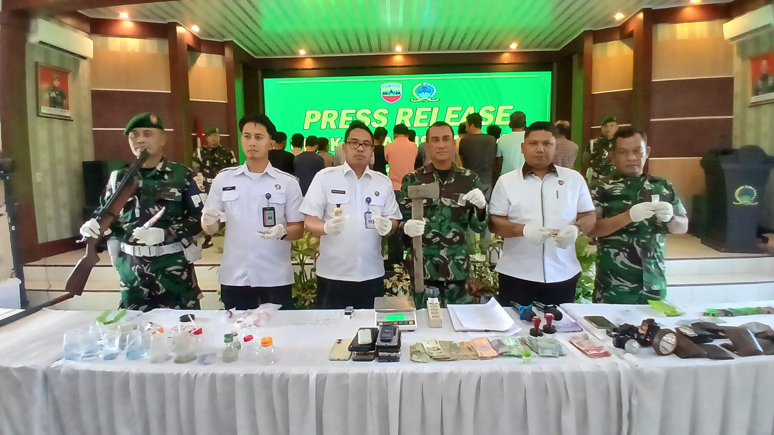 Unit Intel Kodim 0208/Asahan Gerebek Barak Narkoba di Desa Sijawi-Jawi, 19 Orang Diamankan