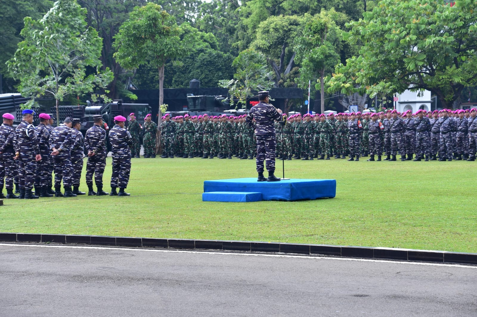 Danpasmar 1 Dampingi Kasal Tinjau Prajurit Pasmar 1 Saat Amankan Gedung DPR/MPR RI