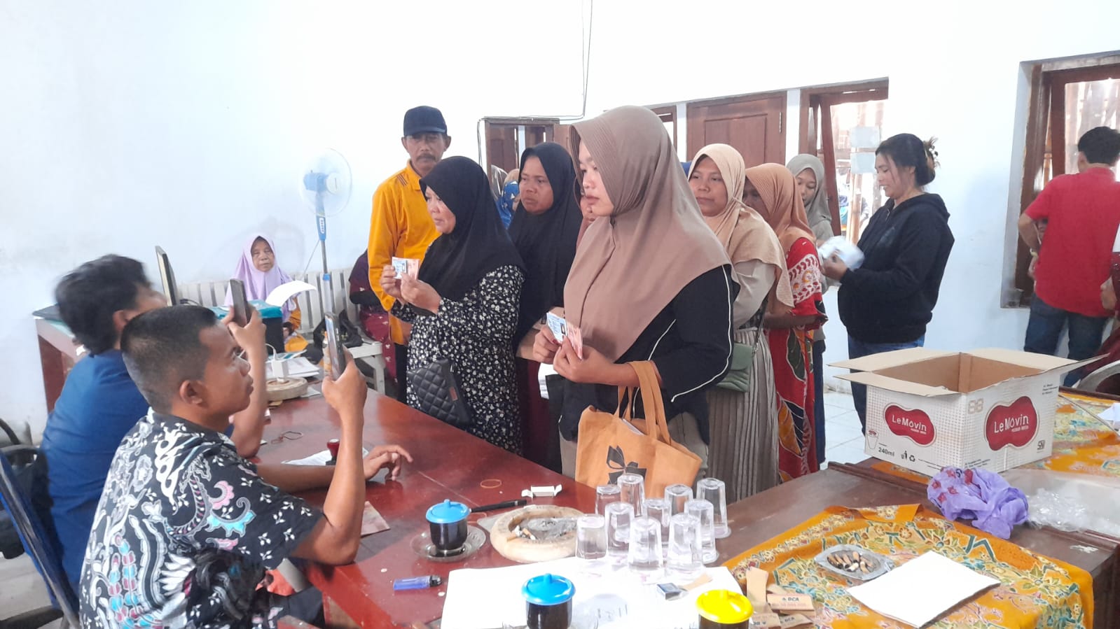 BLTS KESRA 2025 Desa Sumbersalak Resmi Dibagikan kepada Warga