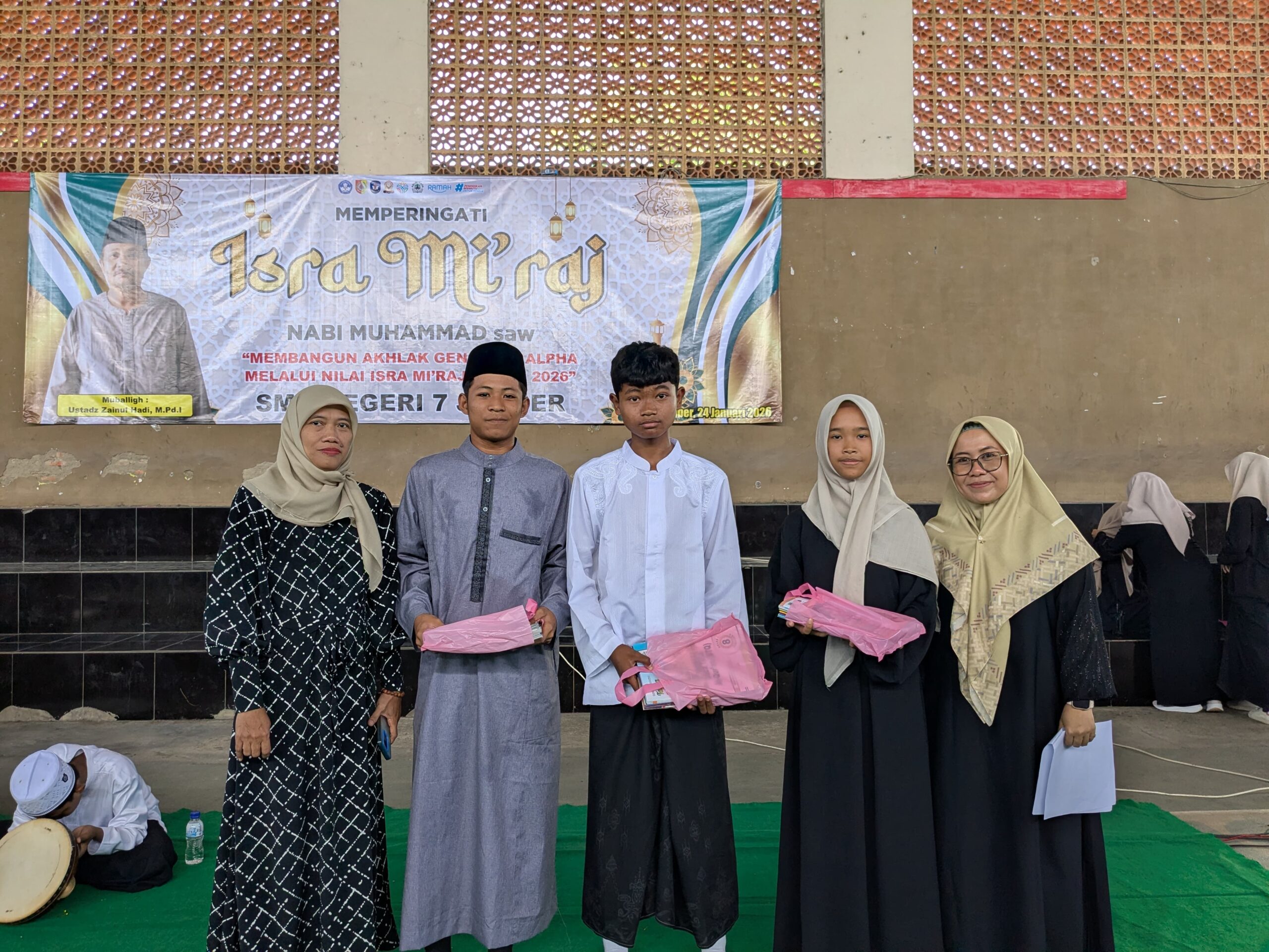 SMPN 7 Jember Peringati Isra Mi’raj Nabi Muhammad SAW 2026 dan berikan santunan kepada siswa