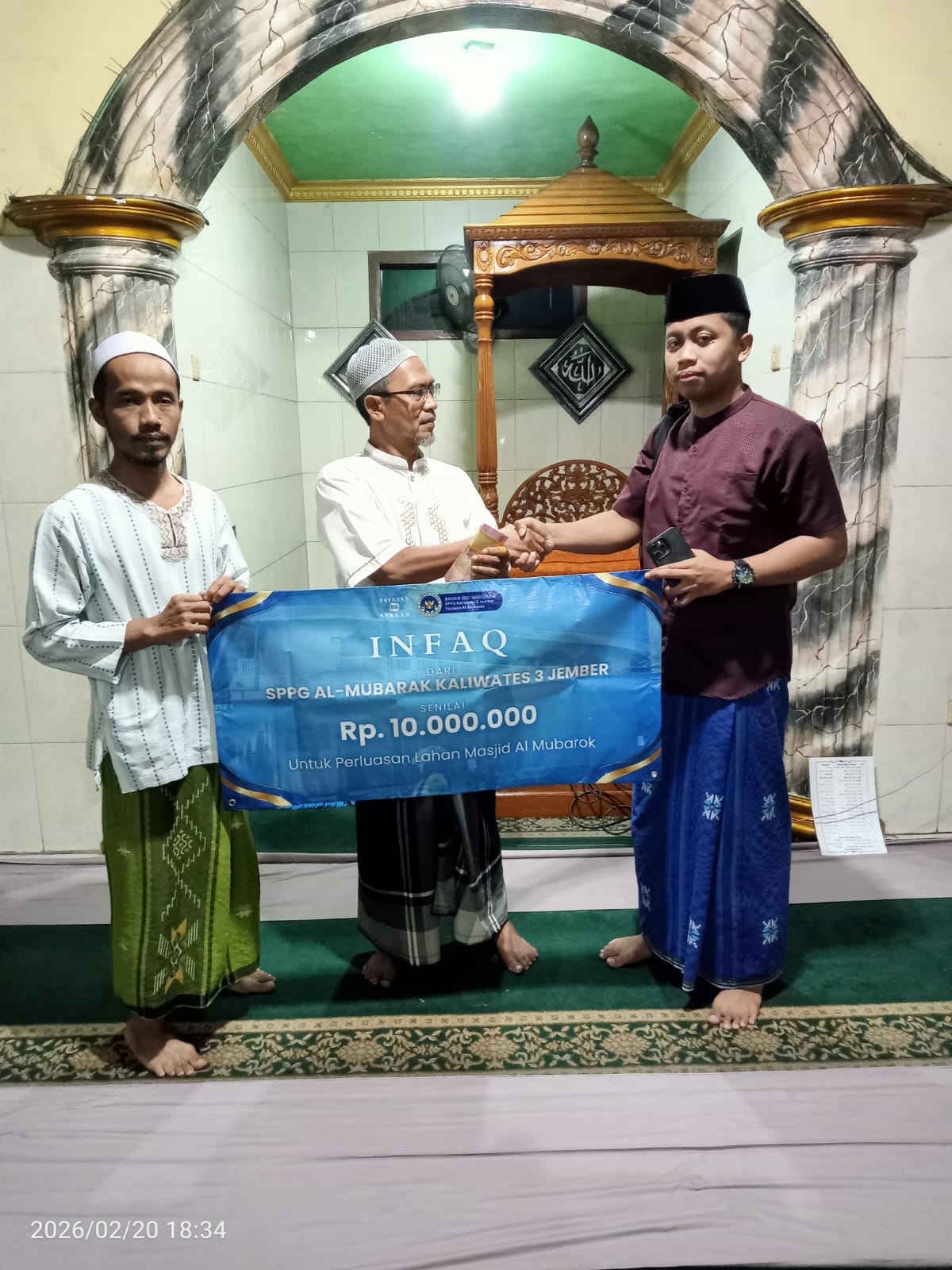 DAPUR SPPG KALIWATES 03 SALURKAN INFAQ RP10 JUTA UNTUK PERLUASAN LAHAN MASJID AL MUBAROQ JEMBER