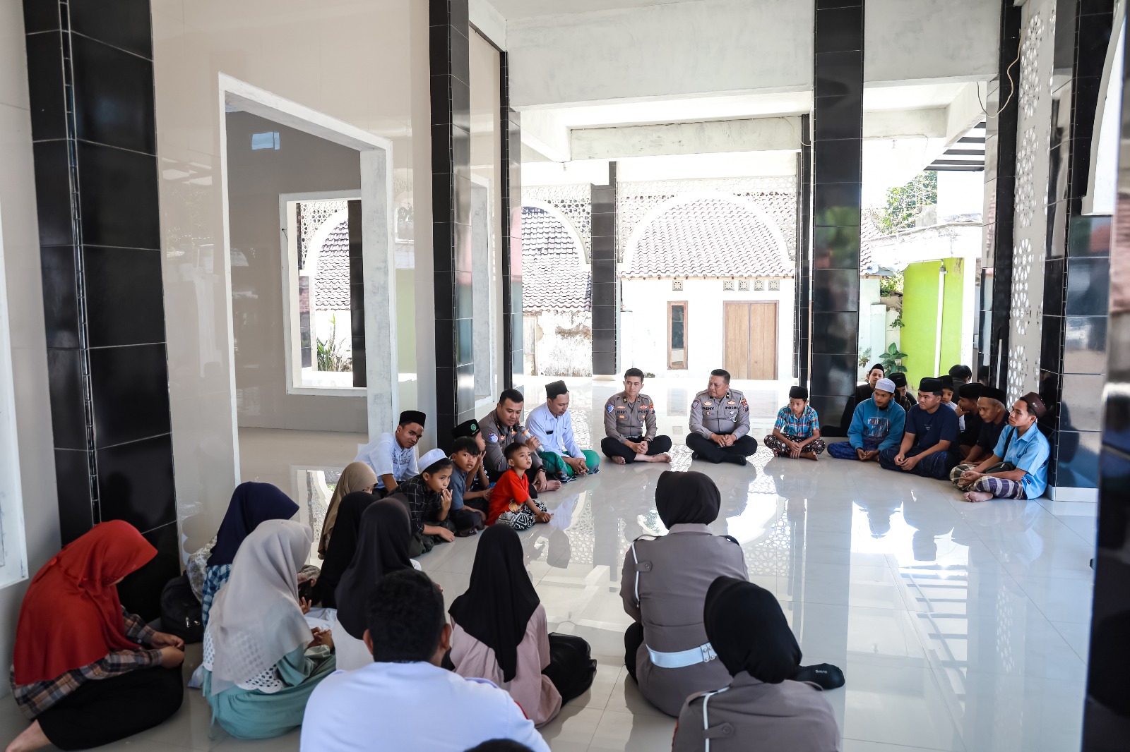 Hari Bhayangkara ke-80, Polres Jember Salurkan Bantuan Untuk Yayasan Yatim Piatu
